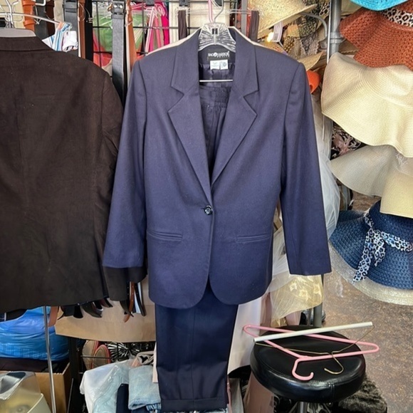 Vintage SAG Harbor petite wool navy suit jacket size 4 pants size 6 - Picture 1 of 7